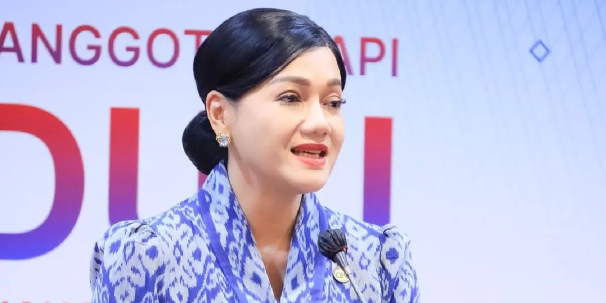 Friderica Widyasari Dewi saat mengikuti uji kelayakan Komisi XI DPR RI sebelum disetujui menjadi Ketua Dewan Komisioner OJK periode 2026&amp;ndash;2031.   (Instagram.com @fridericawidyasari)