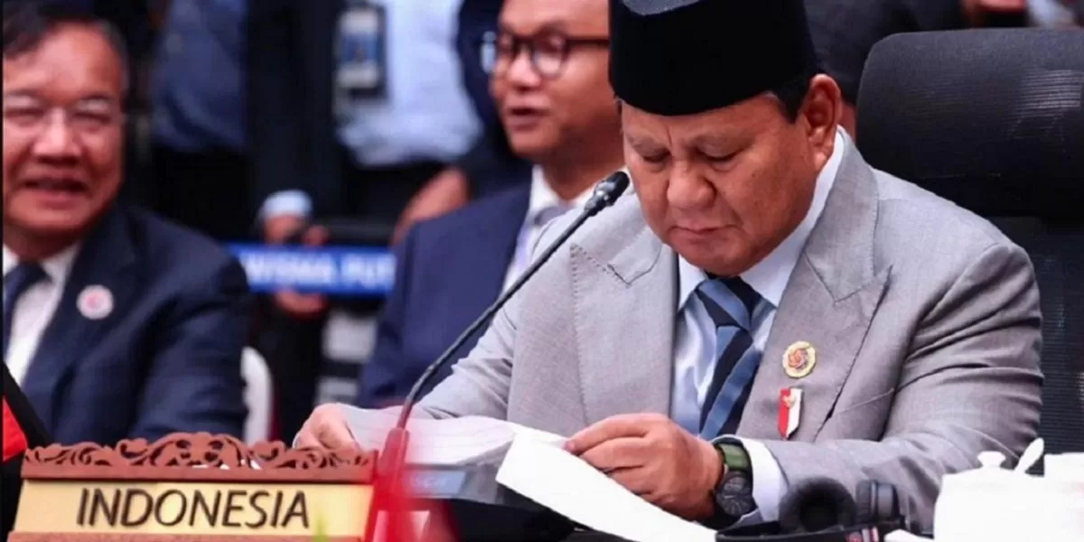 Presiden RI Prabowo Subianto memaparkan strategi penghematan APBN yang berhasil menghemat Rp308 triliun dari belanja tidak produktif pemerintah. (Dok. Instagram @prabowo)