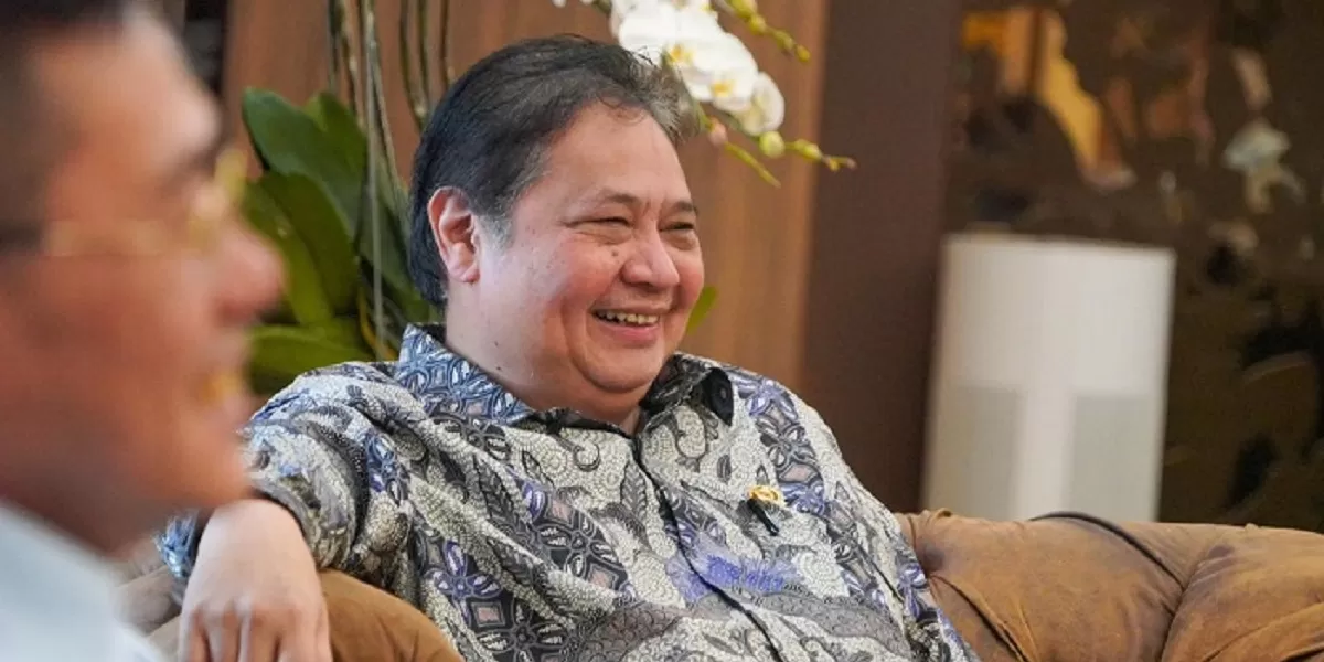 Menko Perekonomian Airlangga Hartarto menjelaskan kondisi stok BBM nasional tetap aman serta strategi efisiensi energi melalui kebijakan program biodiesel B50 tahun 2026.  (Facebook.com @Airlangga Hartarto)
