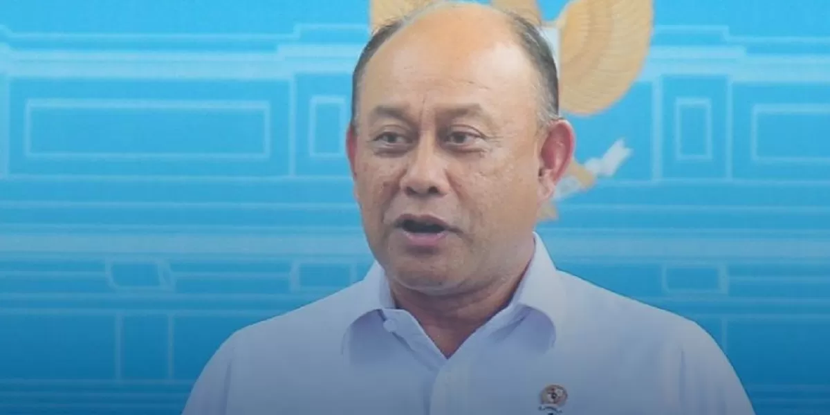 Kepala BGN Dadan Hindayana. Motor listrik operasional Badan Gizi Nasional disiapkan untuk mendukung Program Makan Bergizi Gratis di berbagai daerah Indonesia.  (Facebook.com @Badan Gizi Nasional Republik Indonesia)