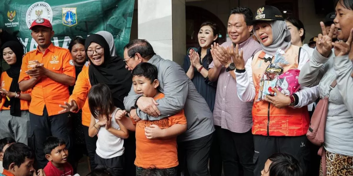 Gubernur Pramono meninjau langsung kondisi warga terdampak banjir yang mengungsi di Posko Masjid Jami Baitul Rahman, RW 01 Rawa Buaya, Kecamatan Cengkareng, Jakarta Barat, Sabtu (24/1/2026).