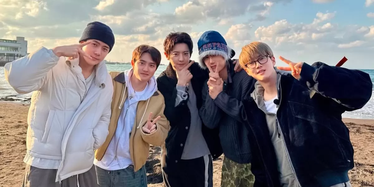 EXO (Instagram weareone.exo)