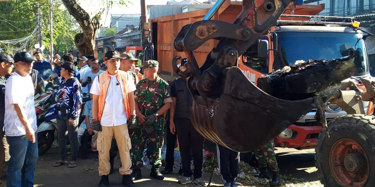 Tambora perkuat upaya antisipasi genangan dengan menerjunkan ratusan petugas. (Istimewa)