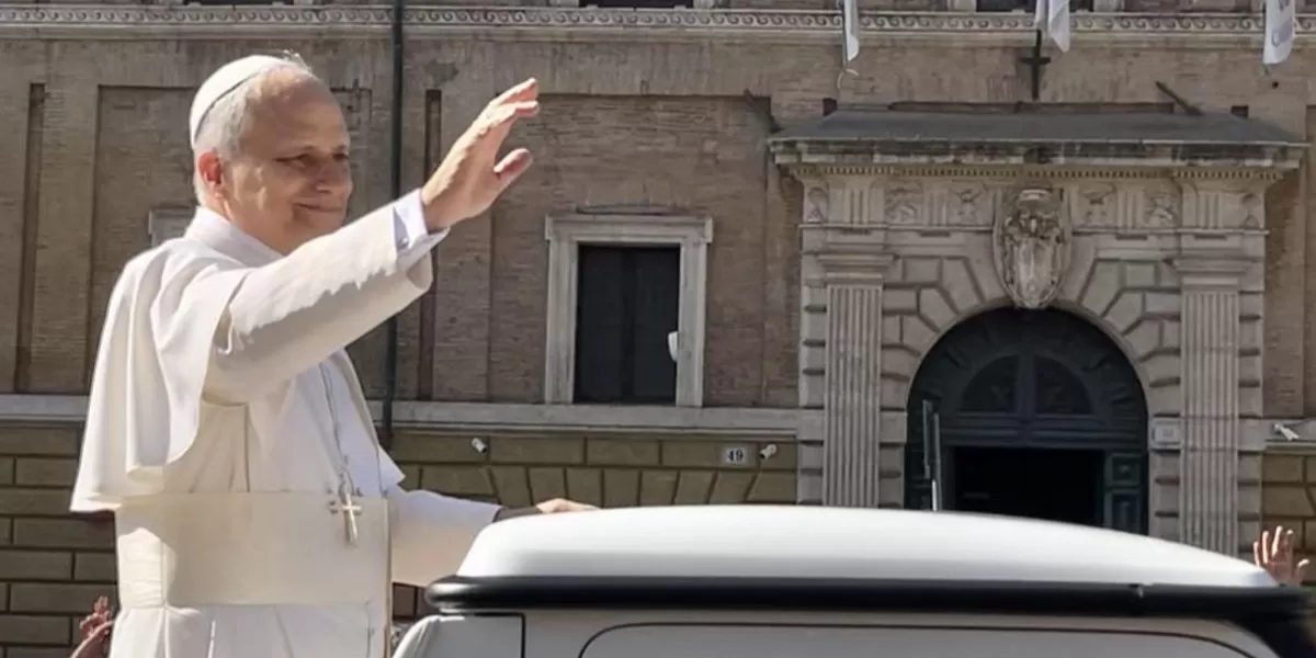 Paus Leo XIV. (Wikimedia Commons/Proins&eacute;as)