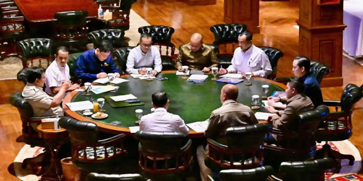 Bagi Presiden Prabowo, persoalan sampah bukan lagi isu daerah, melainkan prioritas nasional. Ia menegaskan perlunya langkah cepat dan terintegrasi. Foto: IG@setkab