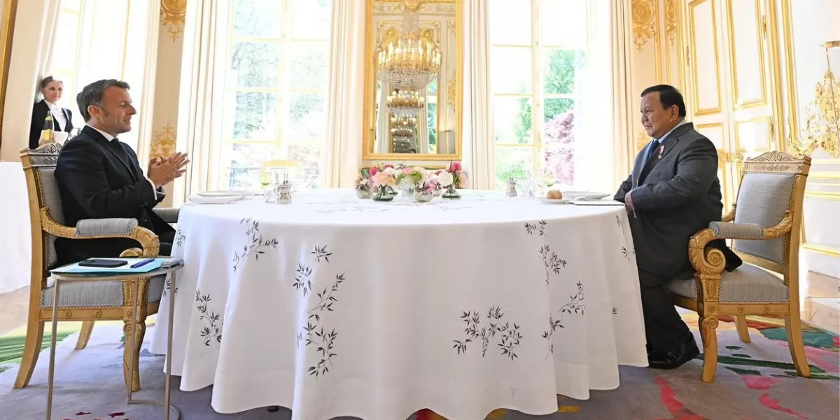 Prabowo Subianto bertemu empat mata dengan Emmanuel Macron di Istana &Eacute;lys&eacute;e, Paris, Selasa (14/4/2026).. Foto: dok. Setkab.