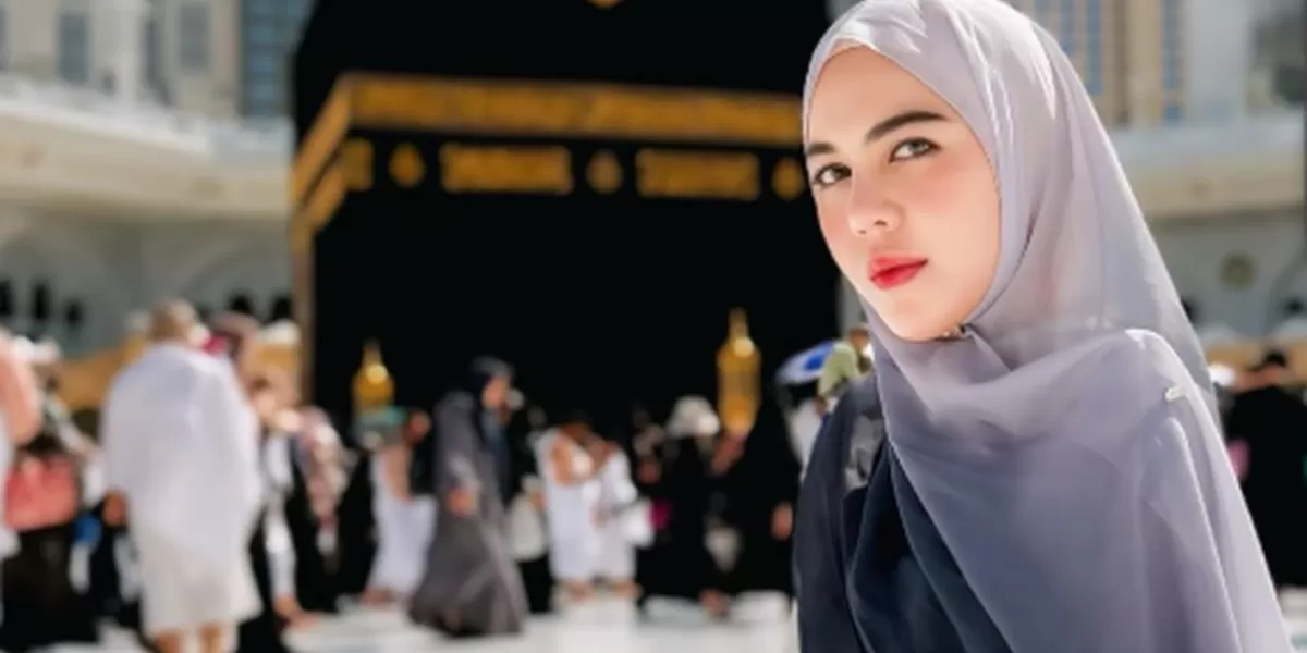Ratu Rizky Nabila akui jadi istri kedua Pesulap Merah sejak 2022. Simak profil dan perjalanan kariernya. (Instagram/@raturn )