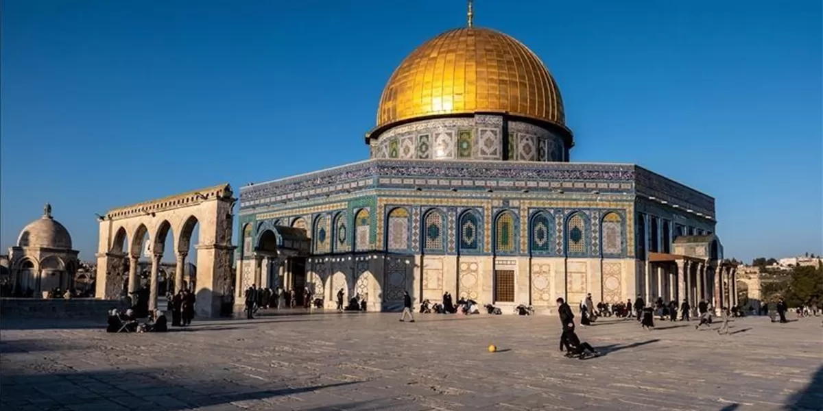Untuk pertama kalinya sejak 1967, Masjid al-Aqsa &ndash; situs suci paling sensitif di Yerusalem&ndash; ditutup di akhir Ramadan pada hari Jumat, 20 Maret 2026 waktu setempat. (X/@FatuNetwork)