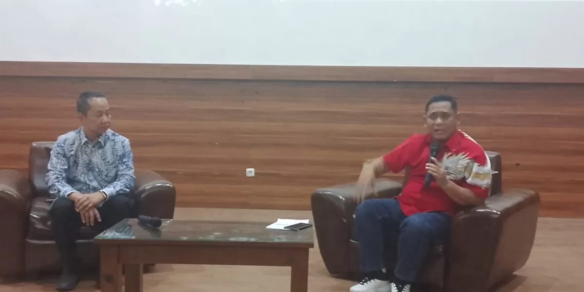 Plt Bupati Bekasi, Asep Surya Atmaja (Kanan).