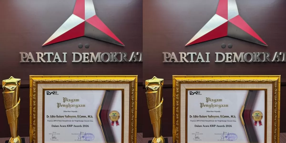 Wakil Ketua MPR RI Edhie Baskoro Yudhoyono menerima penghargaan KWP Awards 2026.
