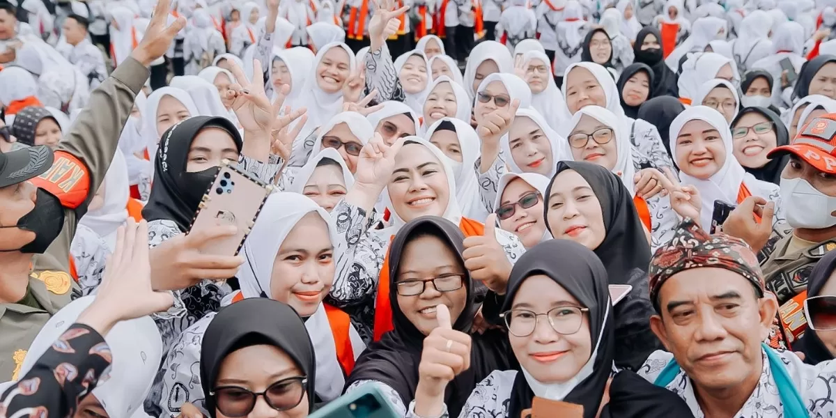 Berikut tiga tunjangan yang siap masuk rekening Guru PNS dan PPPK setiap bulan di luar gapok. (karawangkab.go.id)