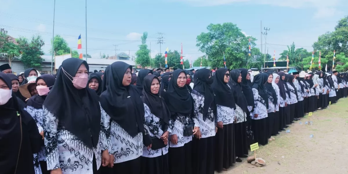 Kategori Guru PNS dan PPPK yang dihentikan pencairan tunjangan Rp250 ribu per bulan di luar gapok. (bimakab.go.id)