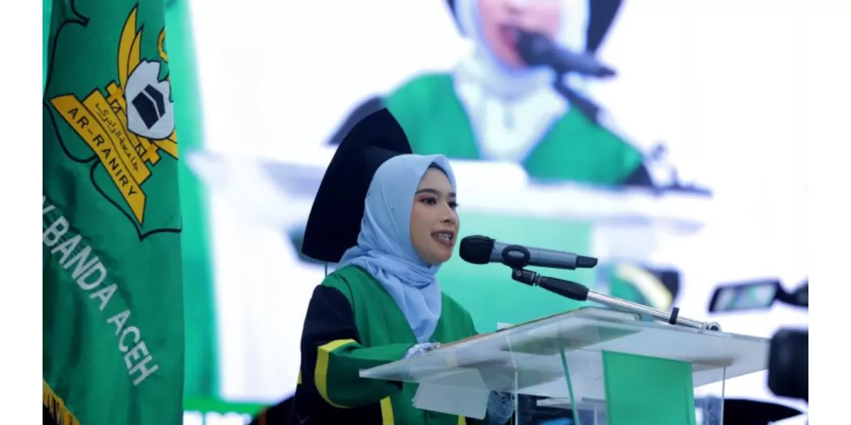 Potret wisudawan UIN Ar Raniry yang merupakan kampus riset terbaik di Indonesia versi Scimago Institutions Rankings (SIR) 2026  (ar-raniry.ac.id)