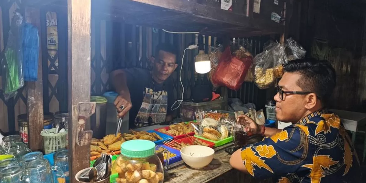 Usaha angkringan Heddy Bangkit dan bertumbuh berkat dukungan KUR BRI (Dok. BRI)