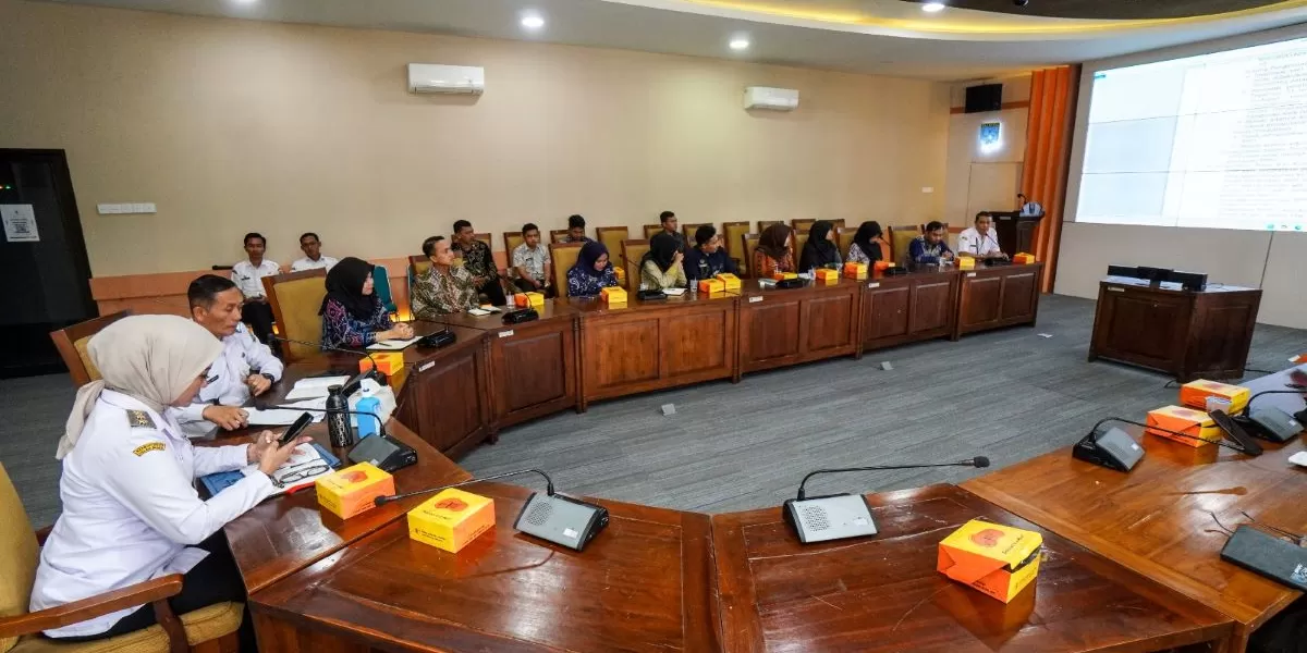Rapat Koordinasi evaluasi pelaksanaan program MBG pada Rabu (14/01/2026) di Ruang Kalitaman Lt.2 Gedung Setda Kota Salatiga.  (Dokpim. Kota Salatga)