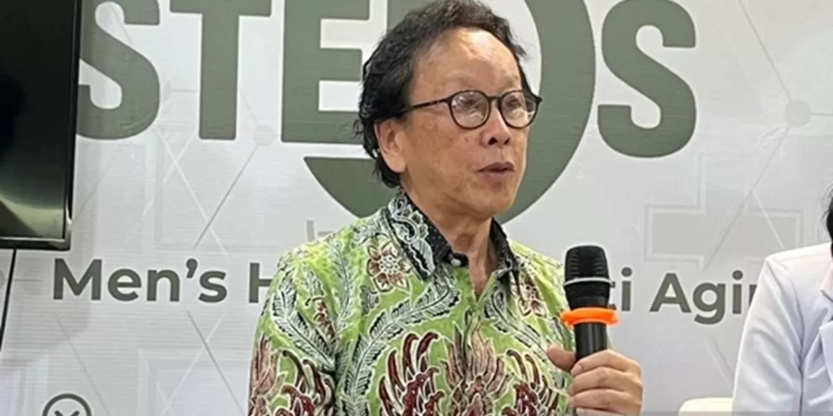Pakar Andrologi, Seksologi, dan Anti Aging dari Universitas Udayana Prof Wimpie Pangkahila menyampaikan pentingnya pendidikan seksual pada anak dalam diskusi kesehatan bersama Steros Clinic, di Jakarta, Kamis (15/1/2026). ( ANTARA/Sri Dewi Larasati)
