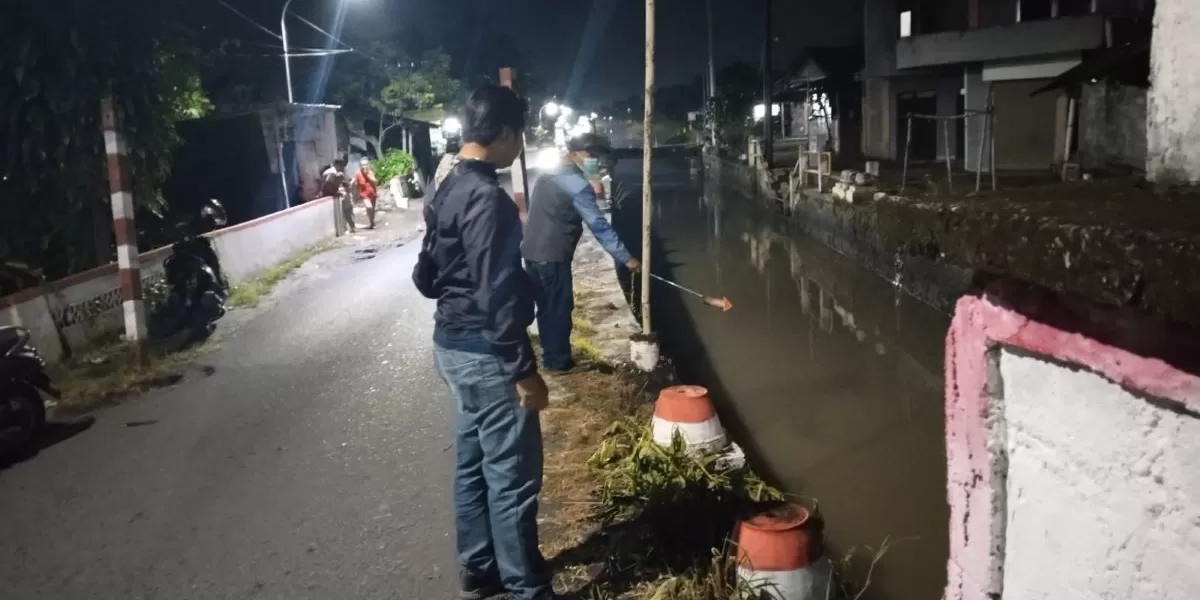 Petugas kepolisian saat melakukan olah TKP  (Dok. Polresta Sleman)