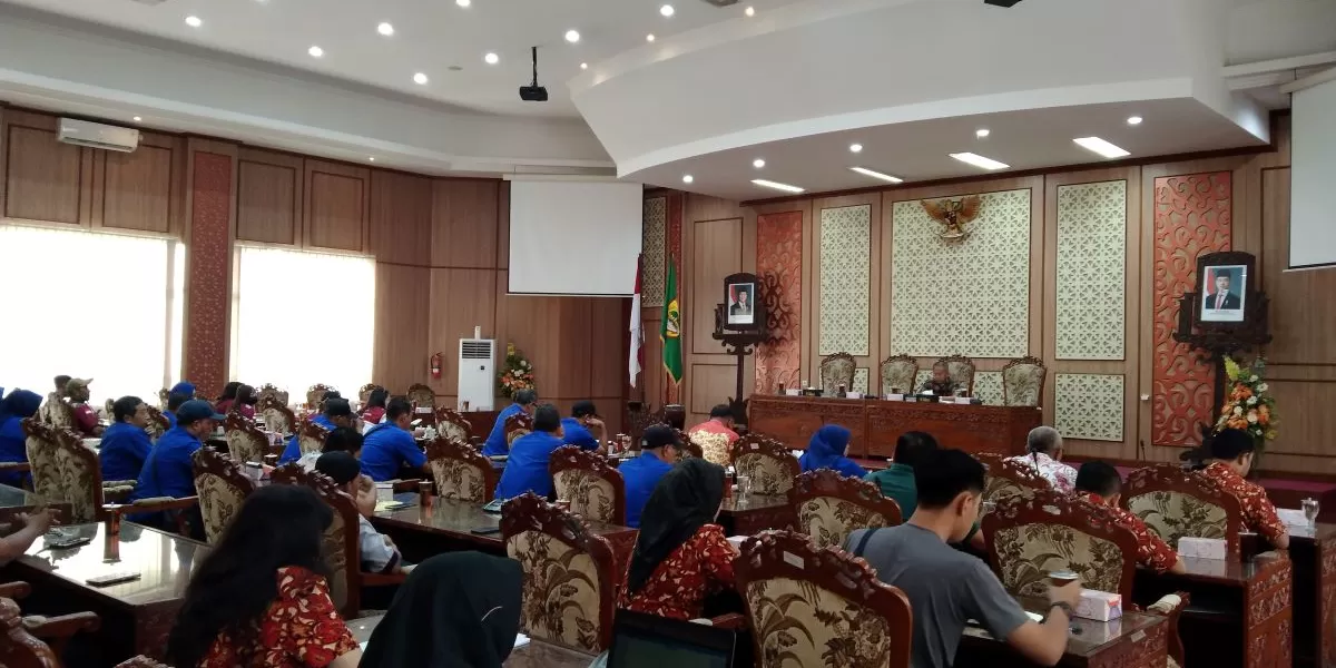 FPB Sukoharjo ajukan usulan Perda Ketenagakerjaan.  (Foto: Wahyu Imam Ibadi)