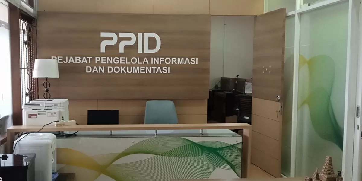 Salah satu ruangan di Diskominfo Bantul terlihat sepi dikarenakan sebagian pegawai menjalani WFH (Foto-Yusron Mustaqim)