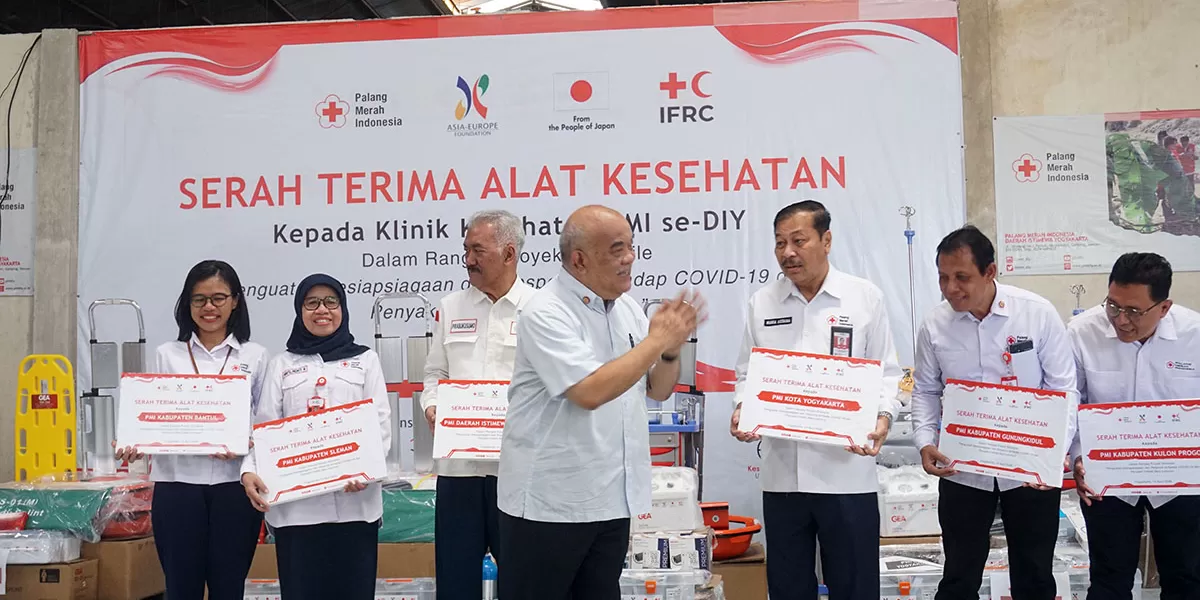 PMI DIY menerima hibah peralatan medis tahap dua dan tiga dari Federasi Internasional Palang Merah dan Bulan Sabit Merah (IFRC) melalui PMI Pusat.  (Foto: Dok. PMI DIY)