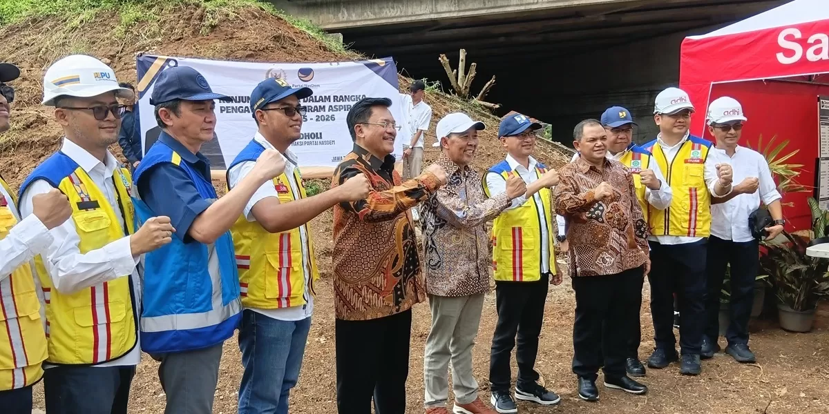 Kunjungan Lokasi Exit Tol Jalan Patimura Salatiga oleh Anggota Komisi V DPR RI, M Fadholi, Walikota Salatiga, Robby Hernawan dan Bupati Semarang, Ngesti Nugrioho didampingi BPJT dan PT TMJ Semarang-Solo. (Edy Susanto HM)