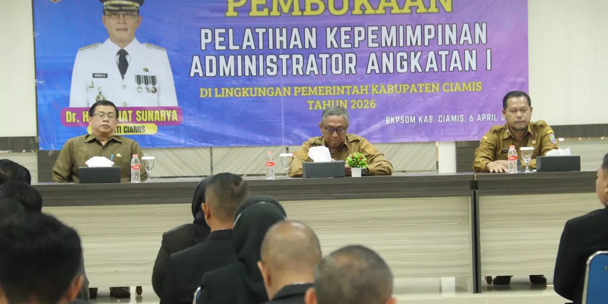 Penguatan kemampuan PNS dibutuhkan masyarakat dalam kondisi ketidakpastian saat ini.