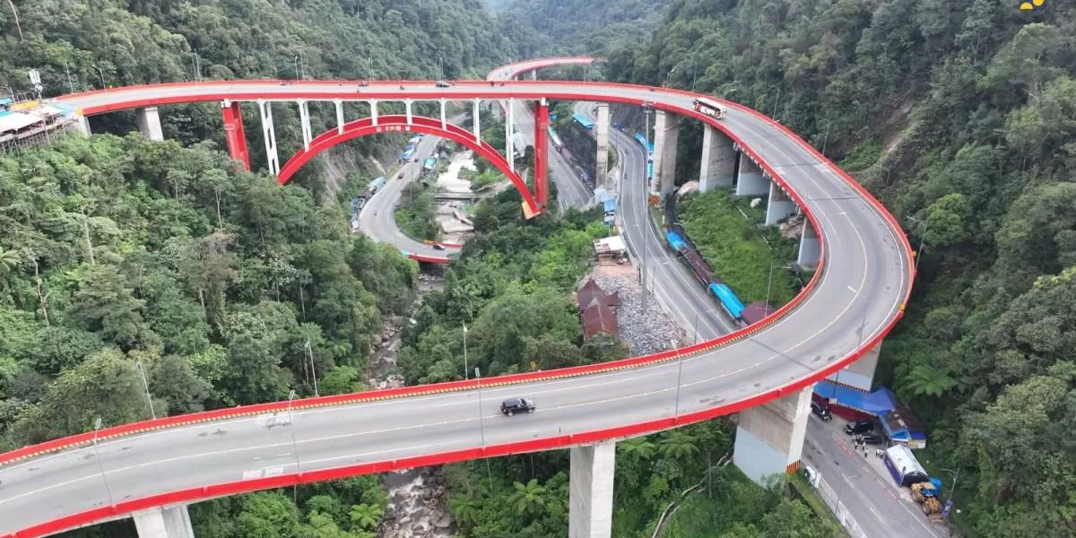 Jalur Utama Padang - Bukittinggi Normal Kembali, Hadapi Arus Mudik, Jalur  Lembah Anai dan Sitinjau Lauik Dipastikan Bisa Beroperasi 24 Jam - Cirebon  Raya