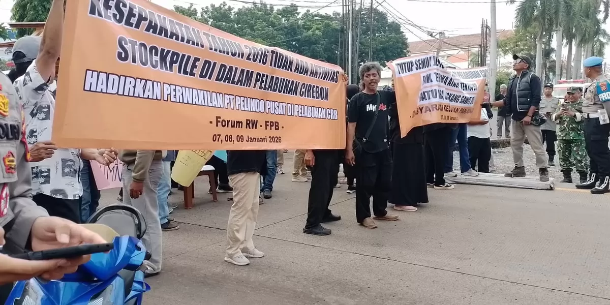 Warga Panjunan Cirebon mendesak penghentian total aktivitas stockpile batu bara di Pelabuhan Cirebon