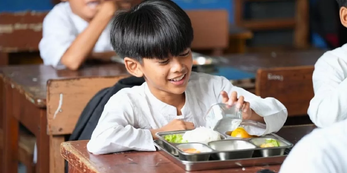 Putusan Mahkamah Konstitusi membuka babak baru pengelolaan anggaran Makan Bergizi Gratis (MBG) dalam APBN nasional. (Dok. bgn.go.id)