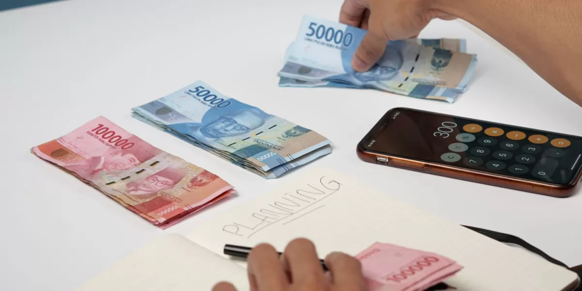 Foto ilustrasi pinjam-meminjam uang