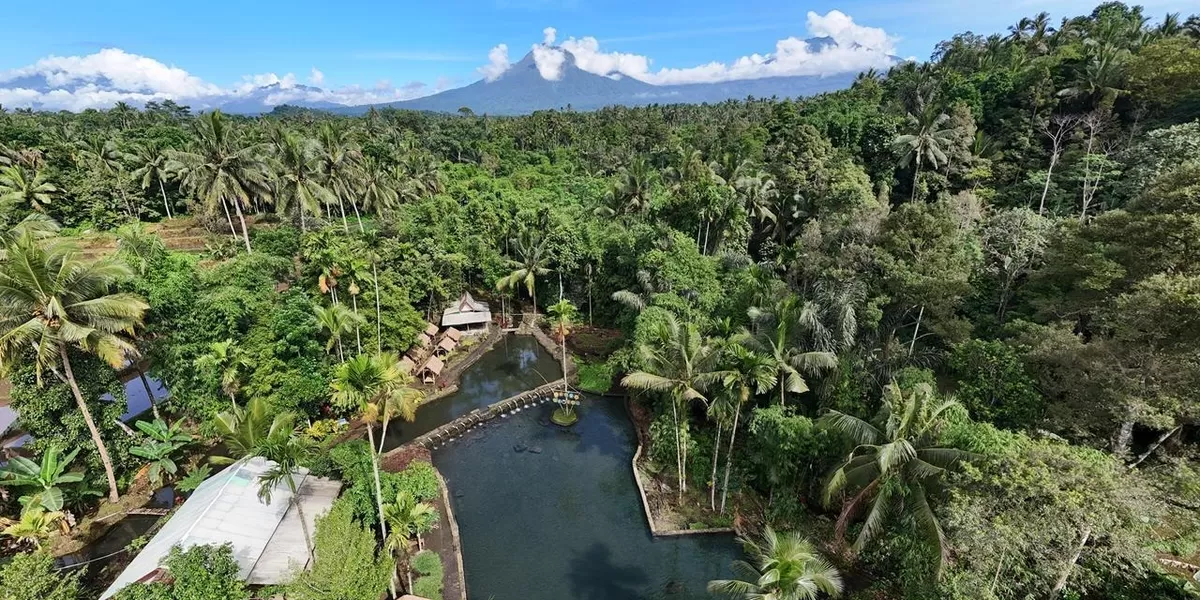 Berendam di Pemandian Air Panas Alami Banyu Kuwung (banyuwangikab.go.id0
