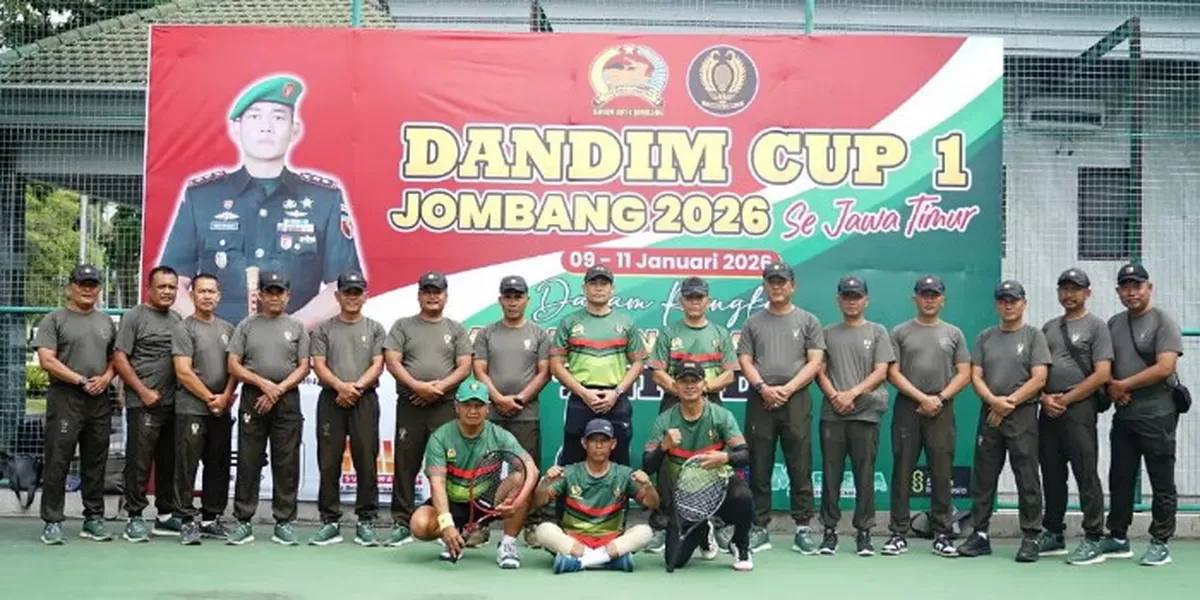 Komandan Kodim 0814 Jombang, Letkol Kav Dicky Prasojo membuka Pertandingan Tenis Lapangan Dandim Cup I Jombang 2026 tingkat Jawa Timur (Kodim 0814 Jombang)