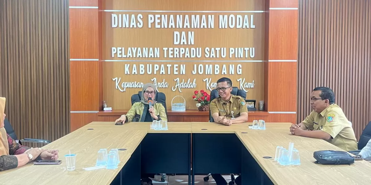 DPMPTSP Jombang menerima kunjungan kerja Komisi C DPRD Kota Batu (dok.istimewa)