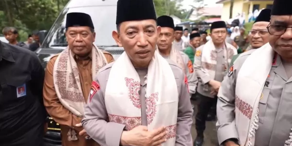 Kapolri Listyo Sigit Prabowo instruksikan hukuman berat kepada oknum Brimob Bripda MS yang diduga menganiaya pelajar hingga tewas di Maluku (Divisi Humas Polri)