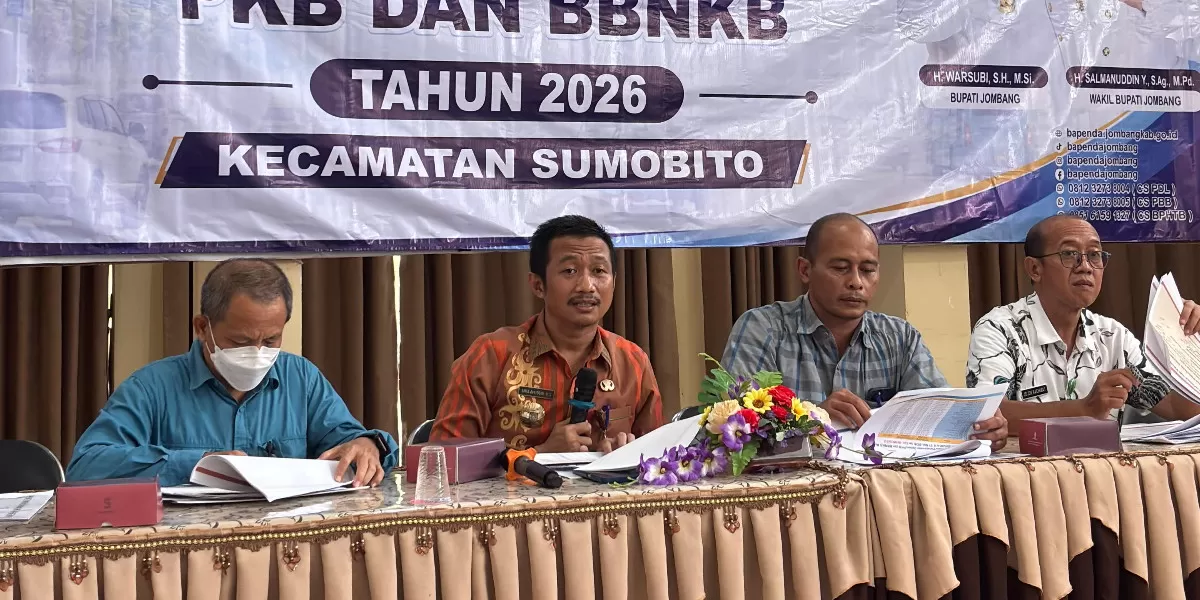 Bapenda Jombang menggelar sosialisasi pendataan opsen PKB dan BBNKB di Sumobito (dok.istimewa)