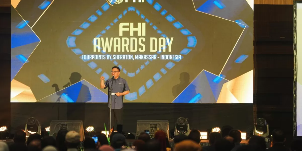 Sekda Sulsel Jufri Rahman saat menghadiri Forever Healthy Indonesia (FHI) Awarding Day di Makassar, Minggu, 19 April 2026.