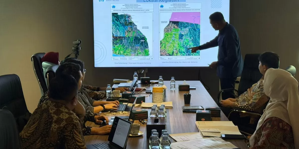 Bupati Bantaeng M Fathul Fauzy Nurdin presentasikan strategi rencana pembangunan daerah.