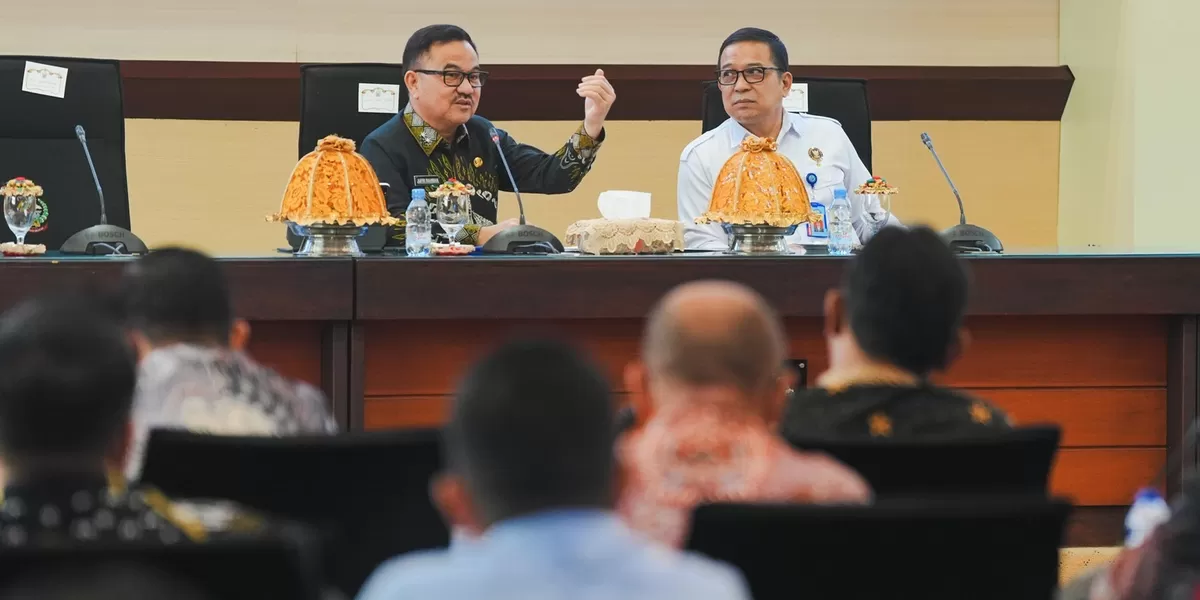 Sekda Sulsel Jufri Rahman tekankan penting memerangi narkoba.