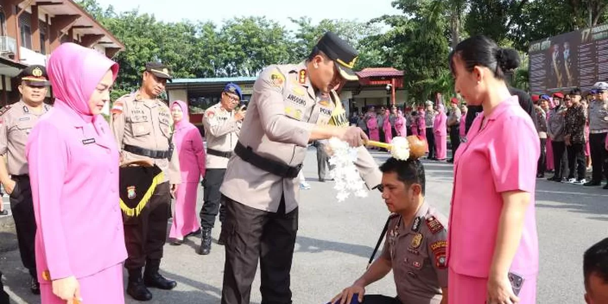 Kapolresta Barelang Pimpin Upacara Kenaikan Pangkat 127 Personel