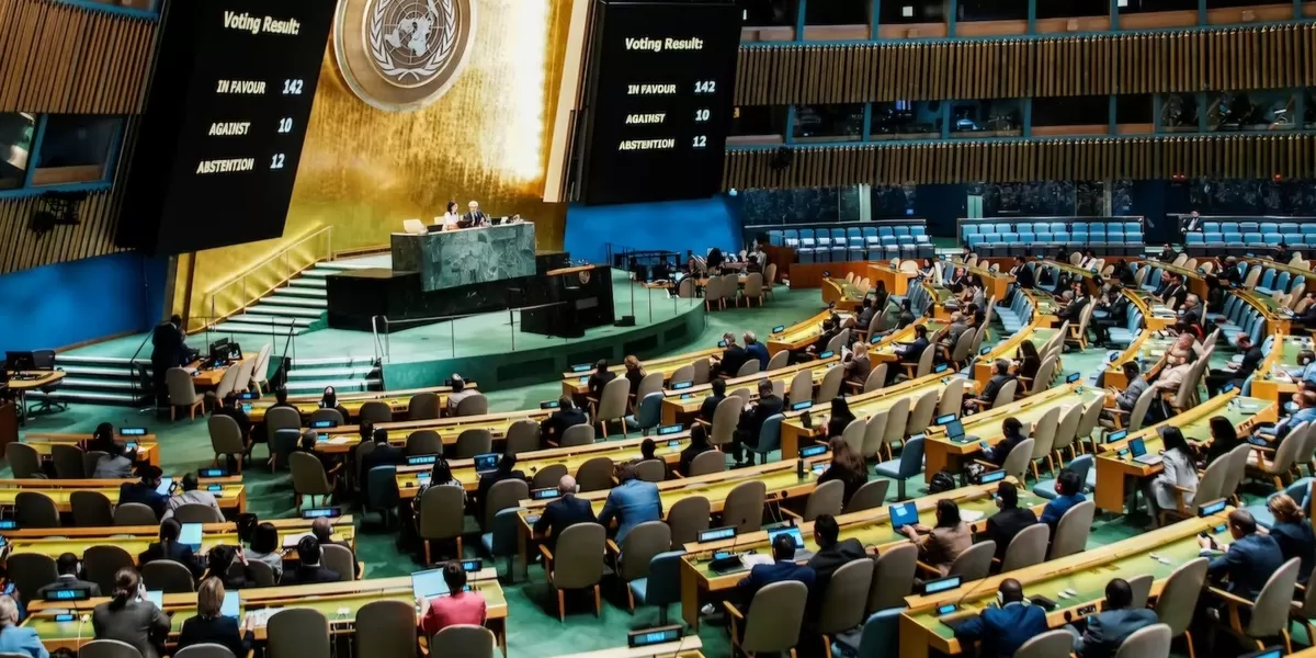Majelis Umum PBB mengesahkan Deklarasi New York dengan dukungan 142 negara, memperkuat dorongan internasional bagi solusi dua negara, Palestina-israel. (Dok.REUTERS/Eduardo Munoz) 
