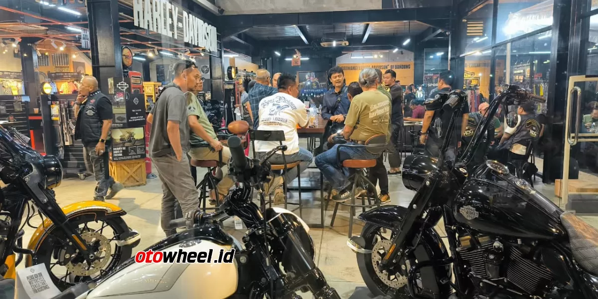  ajang Harley Davidson Nights  yang berlangsung di Dealer Siliwangi Harley-Davidson of Bandung, Jl. Wastukencana No. 105, Bandung, Jumat (!7/4). (Otowheel.id/Yudhi P)