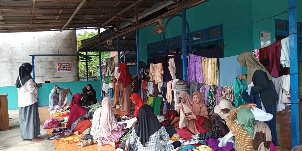 Pimpinan Daerah Aisyiyah Kubu Raya menggelar kegiatan berbagi pakaian layak pakai kepada masyarakat.