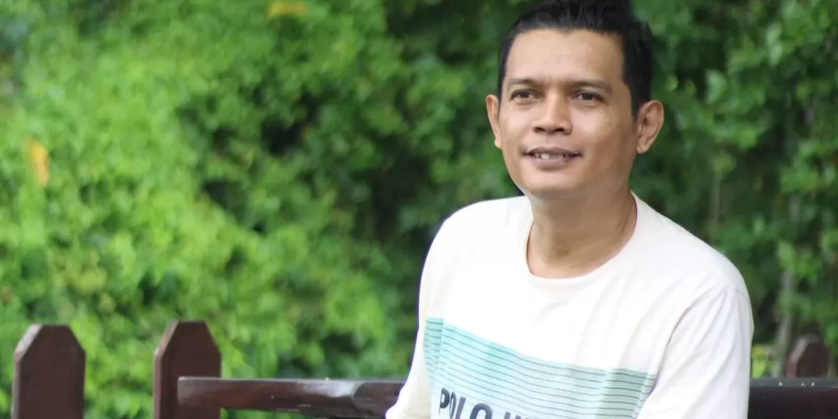 Ance Prasetyo selaku kordinator Kelompok Pegiat Anti Korupsi yang membedah dokumen perizinan tambang emas Tumpang Pitu Banyuwangi  (JPP)