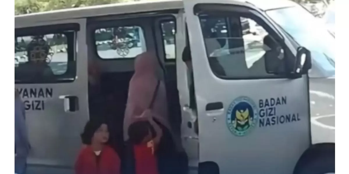 Menyoroti rekaman video viral terkait penampakan mobil MBG yang terlihat membawa penumpang di Bandara Internasional Lombok, NTB.  (Instagram.com/@volunteer.netizen)
