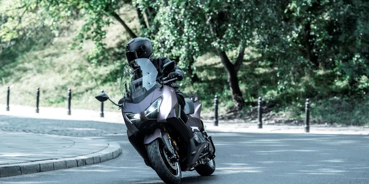 Yamaha TMAX 2026 Meluncur di Indonesia, Skutik Bongsor 560cc dengan ...