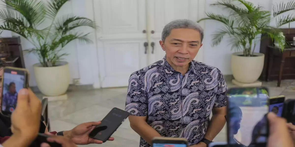 Wali Kota Bogor Dedie A. Rachim saat berbicara terkait relokasi pedagang ke area Pasar Jambu Dua dan Pasar Sukasari untuk penataan tata kota yang lebih baik. (Foto: Pemerintah Kota Bogor)