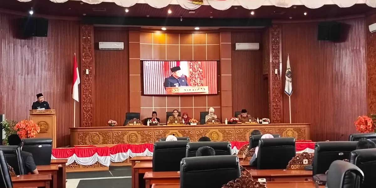 Pelaksanaan Rapat Paripurna di Gedung DPRD Kota Depok (ALDY RAMA/RADAR DEPOK)