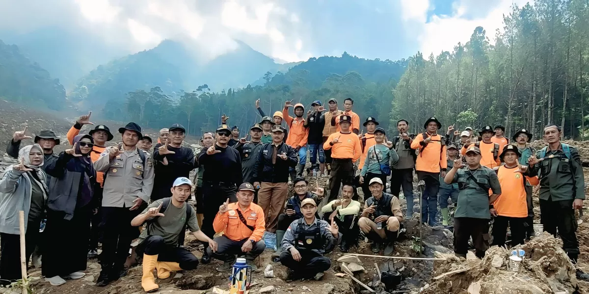 Perhutani KPH Bandung Utara Bersama Stakeholder Gelar Penanaman Pohon di Pasirlangu