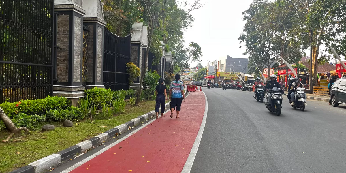 Jogging track kawasan Taman Air Mancur Sri Baduga Situ Buleud Kabupaten Purwakarta. (Foto: Aik/Metropolitan)