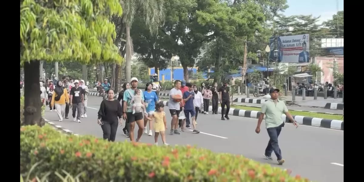 Menjaga CFD Tegar Beriman Cibinong Bogor tetap bersih, pedagang dan pengunjung kompak kelola sampah dengan baik (Pemkab Bogor)